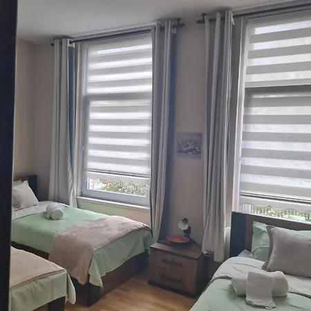 Djulia بيت ضيافة خنت